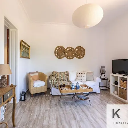 Théa Lassi 2 Bedroom Apartment, Garden Level *