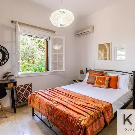 Théa Lassi 2 Bedroom Apartment, Garden Level * Argostoli (Kefalonia)